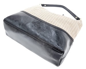 1683840 black 4.jpg